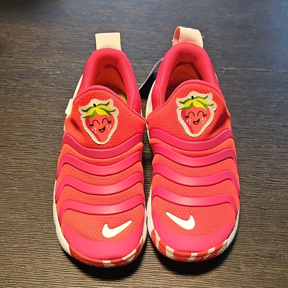 Nike DYNAMO Go Kids Pink Slip-On Shoes